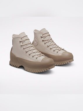 NEW Converse waterproof leather lugged 2.0 counter climate high top sneakers